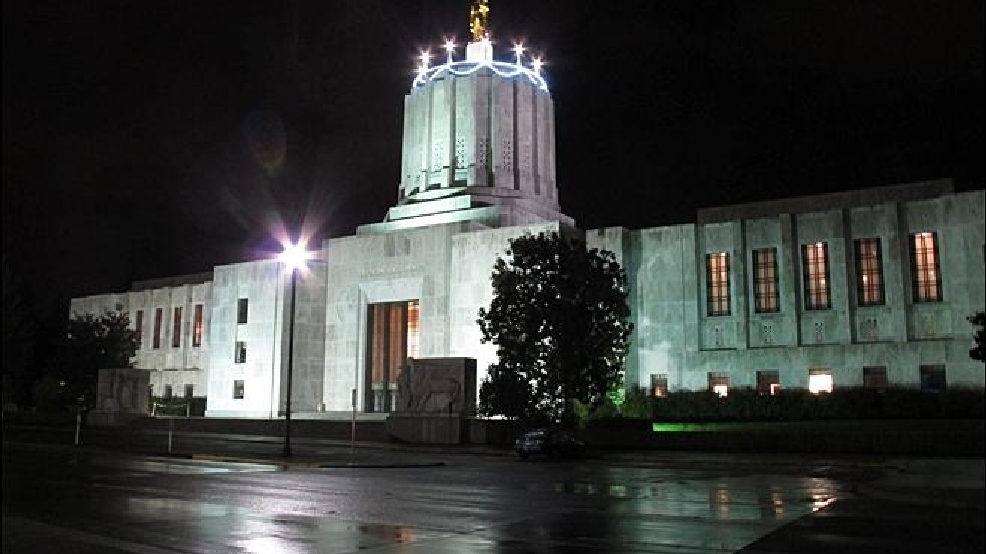 131001_capitol_birthday_oregon_660.jpg