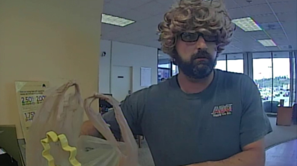 Police Suntrust Bank Robber With Wig Arrested At Local Hotel Wset 