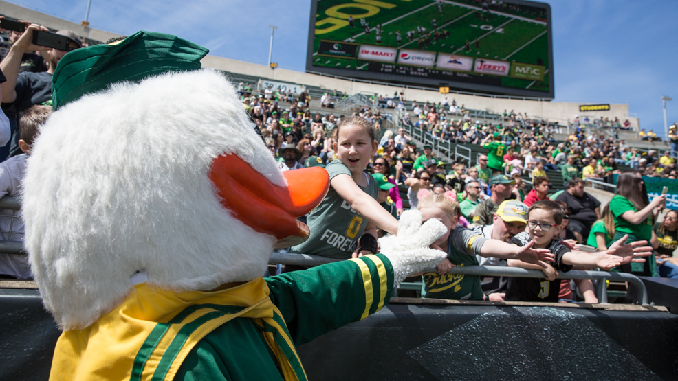Ducks win! Watch the Oregon Spring Game at Autzen on Saturday for 3