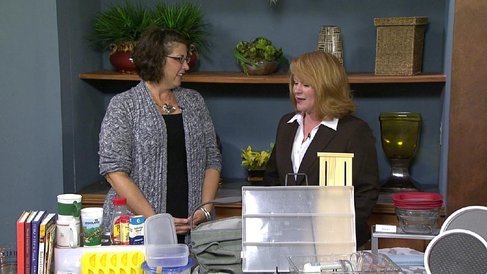 100112KitchenOrganizing.png_BIM.jpg