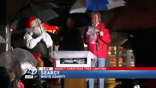 Ned Perme continues Holiday Lights Tour by lighting up Searcy