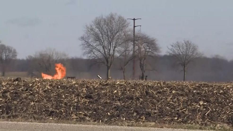 Natural gas pipeline explodes in northern Illinois, 2 die WRSP