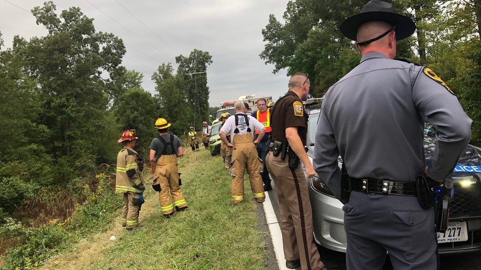 Police One woman dead after being ejected from her car during a crash in Appomattox Co. WSET