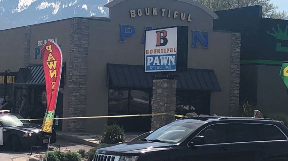 Video Bountiful Police Release Surveillance Of Armed Robbery At Pawn Shop Kutv