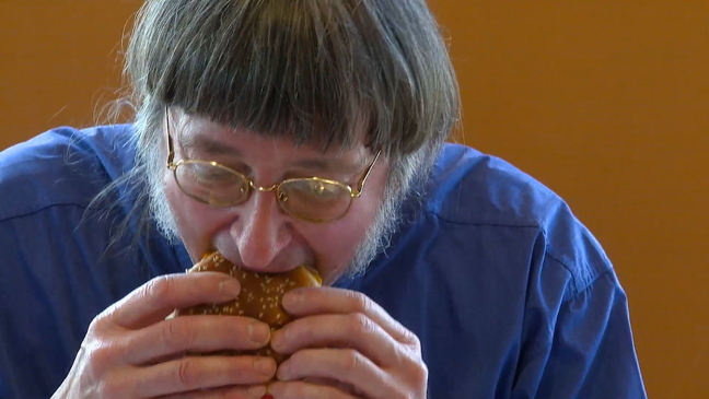 Wisconsin's Don Gorske eats 30,000th Big Mac