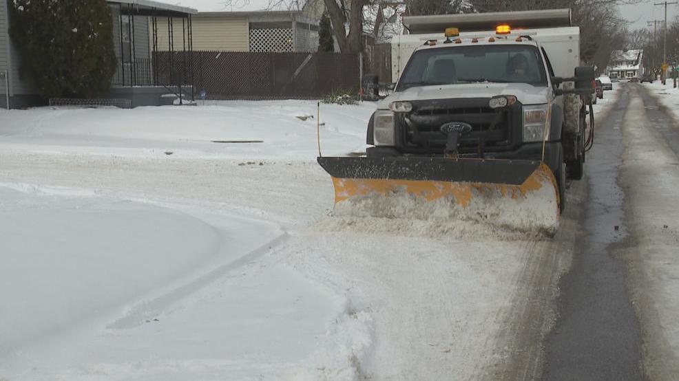 Columbus Snow Warriors now plowing city side streets WSYX