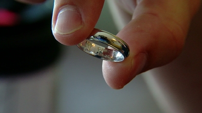 Volunteers Find Local Man S Wedding Ring Lost In The Ocean Wkrc Volunteer Group Helps To Find Wedding Ring Lost In The Ocean Wkrc
